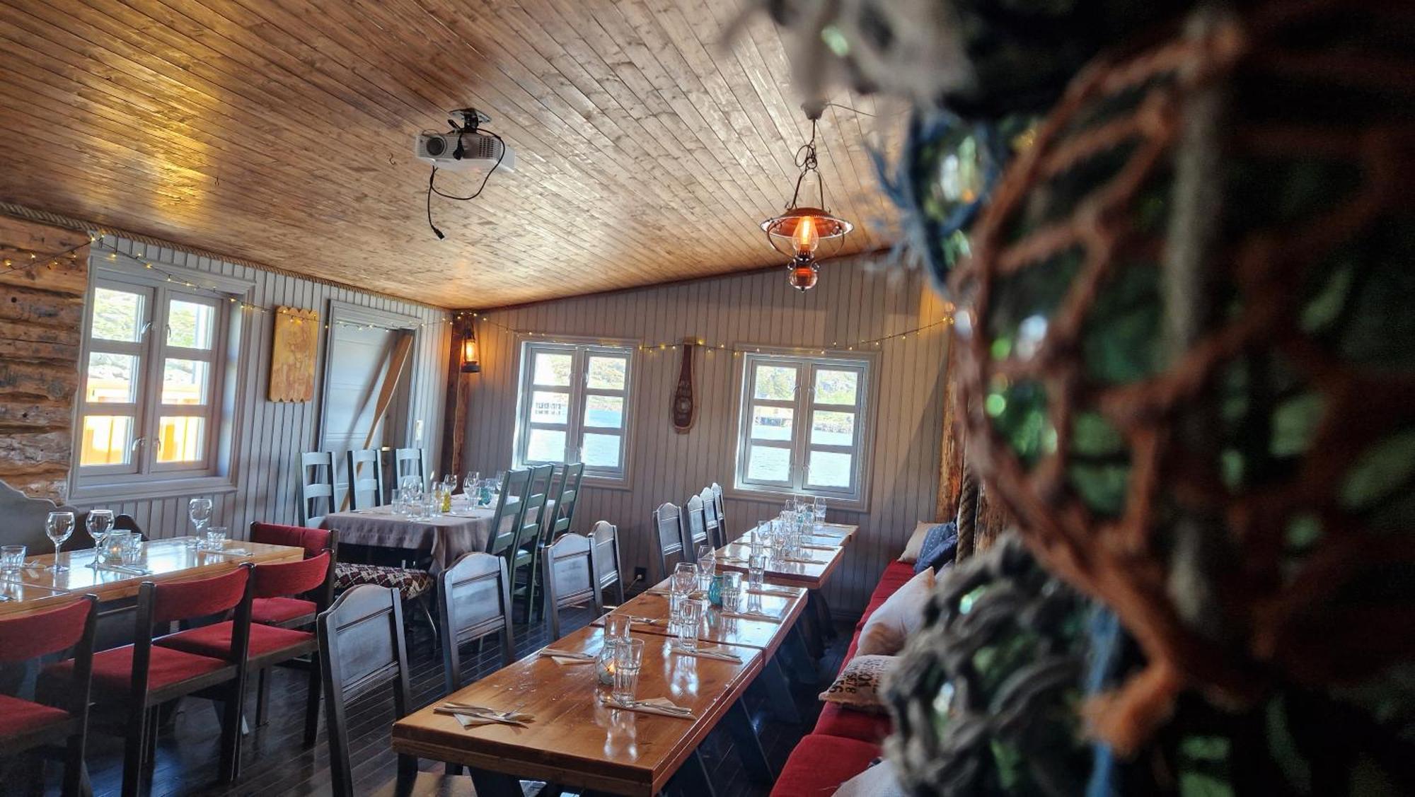 Heimbrygga Restaurant & Accommodation Skrova Exterior foto